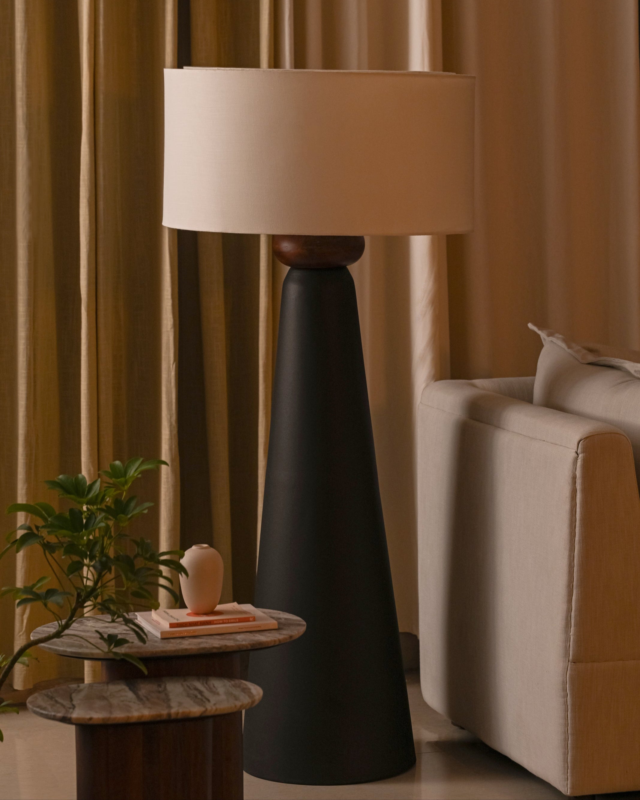 Perisi Floor Lamp, Large