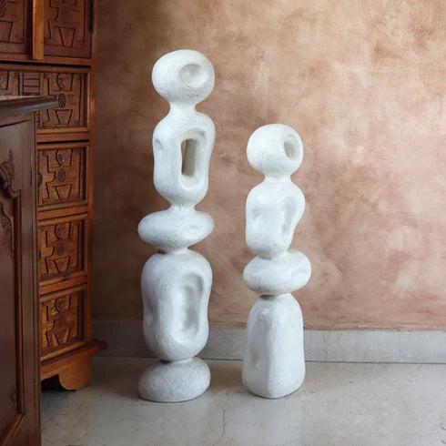 Ren Sculpture White Small - White / Fibre Glass / L:23 x W:16 x H:71 In cm - Decor
