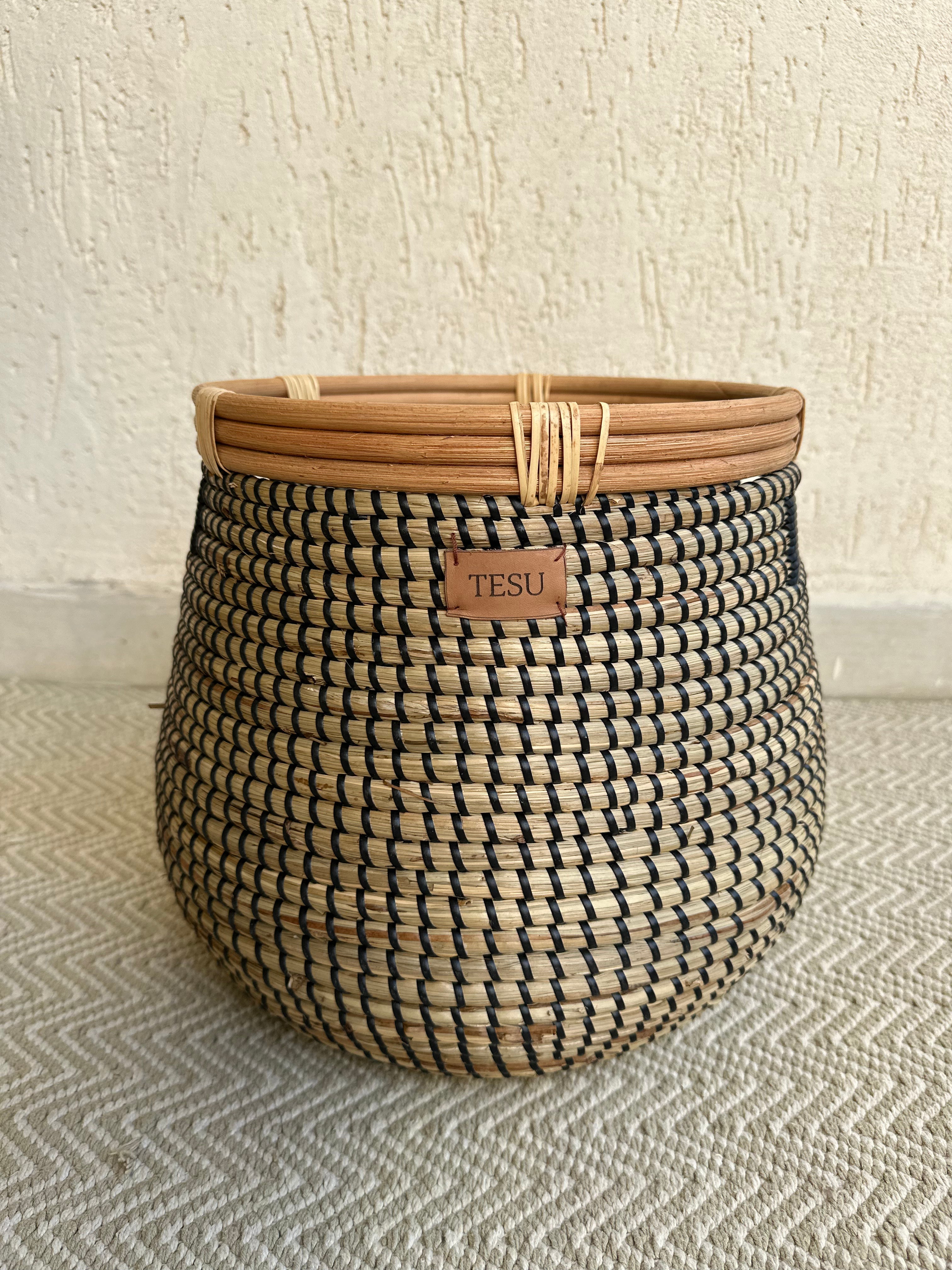 Seagrass Plant Holder - Black / Sea Grass - Decor
