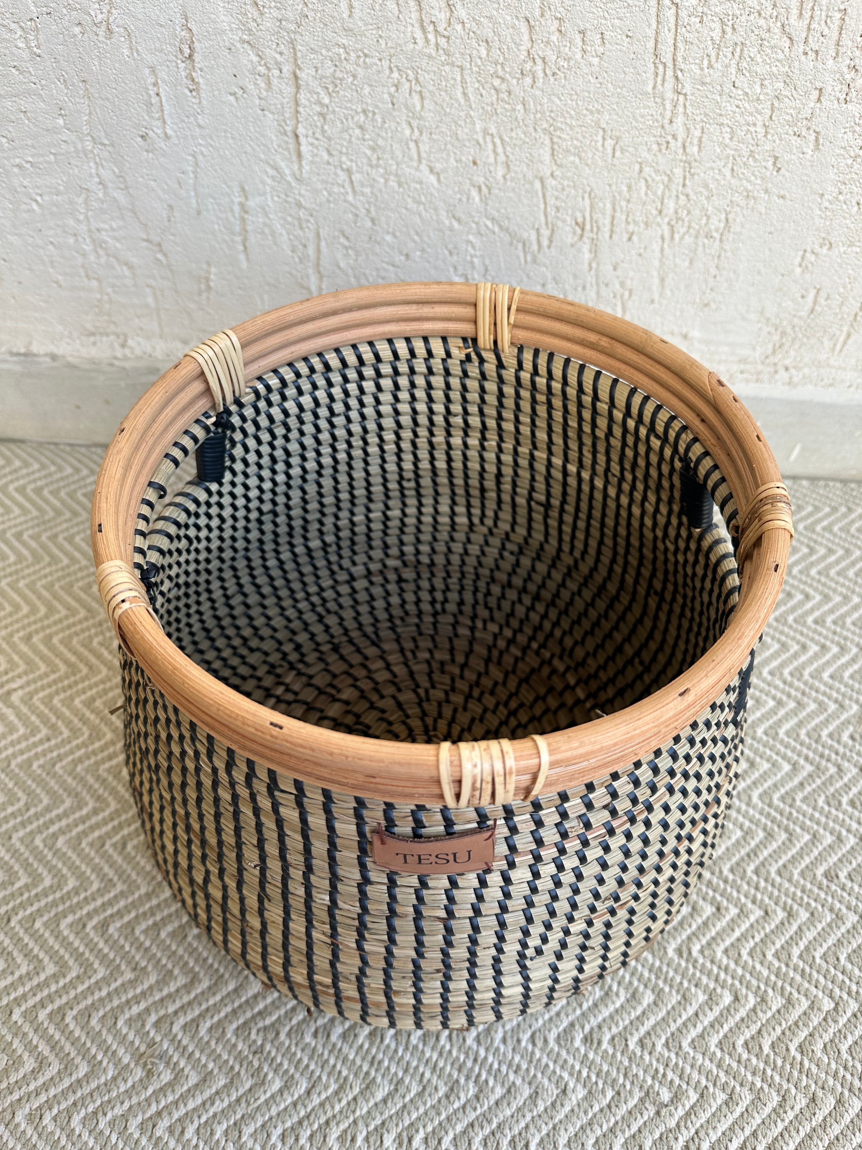 Seagrass Plant Holder - Black / Sea Grass - Decor