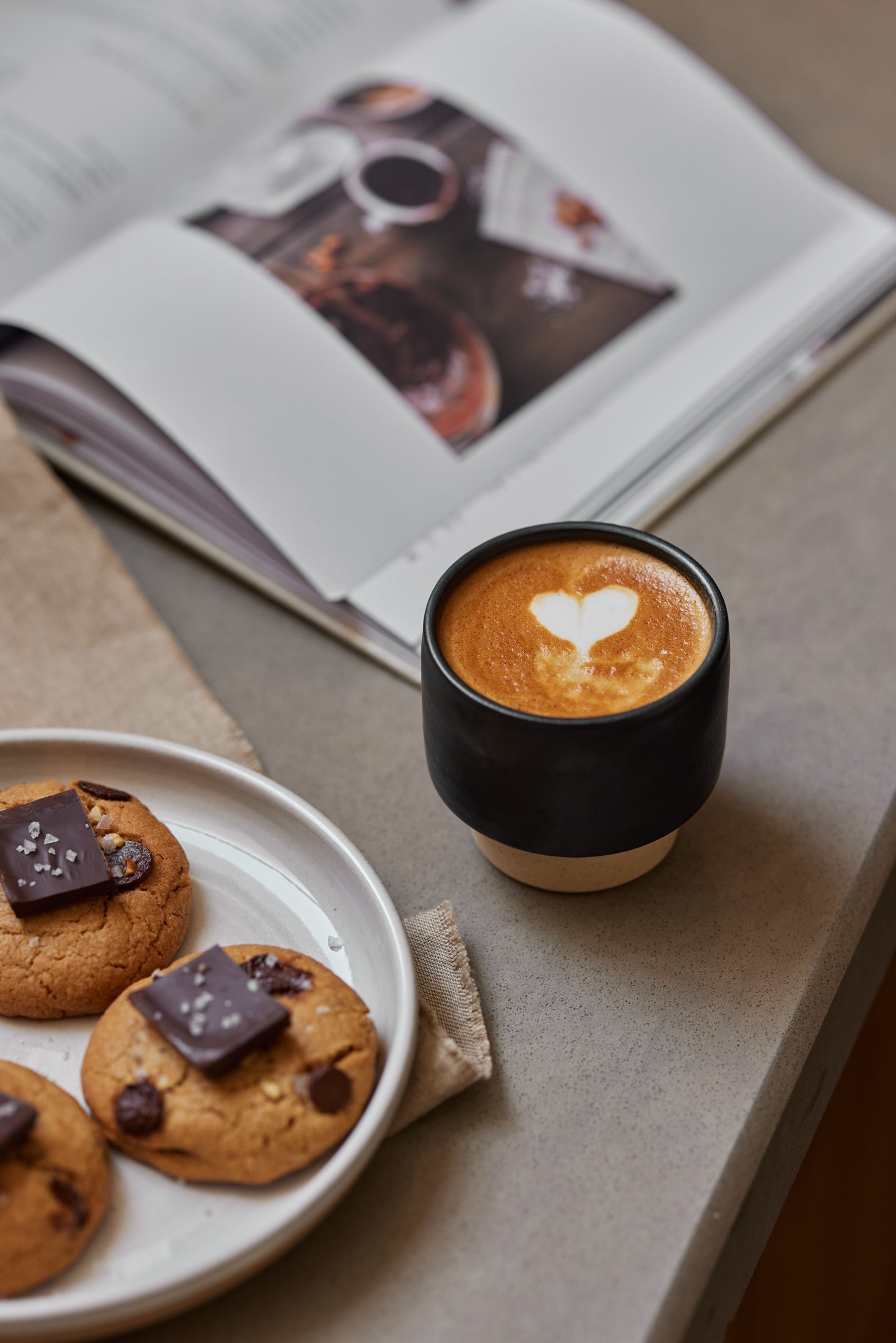 stackable charcoal black coffee cups