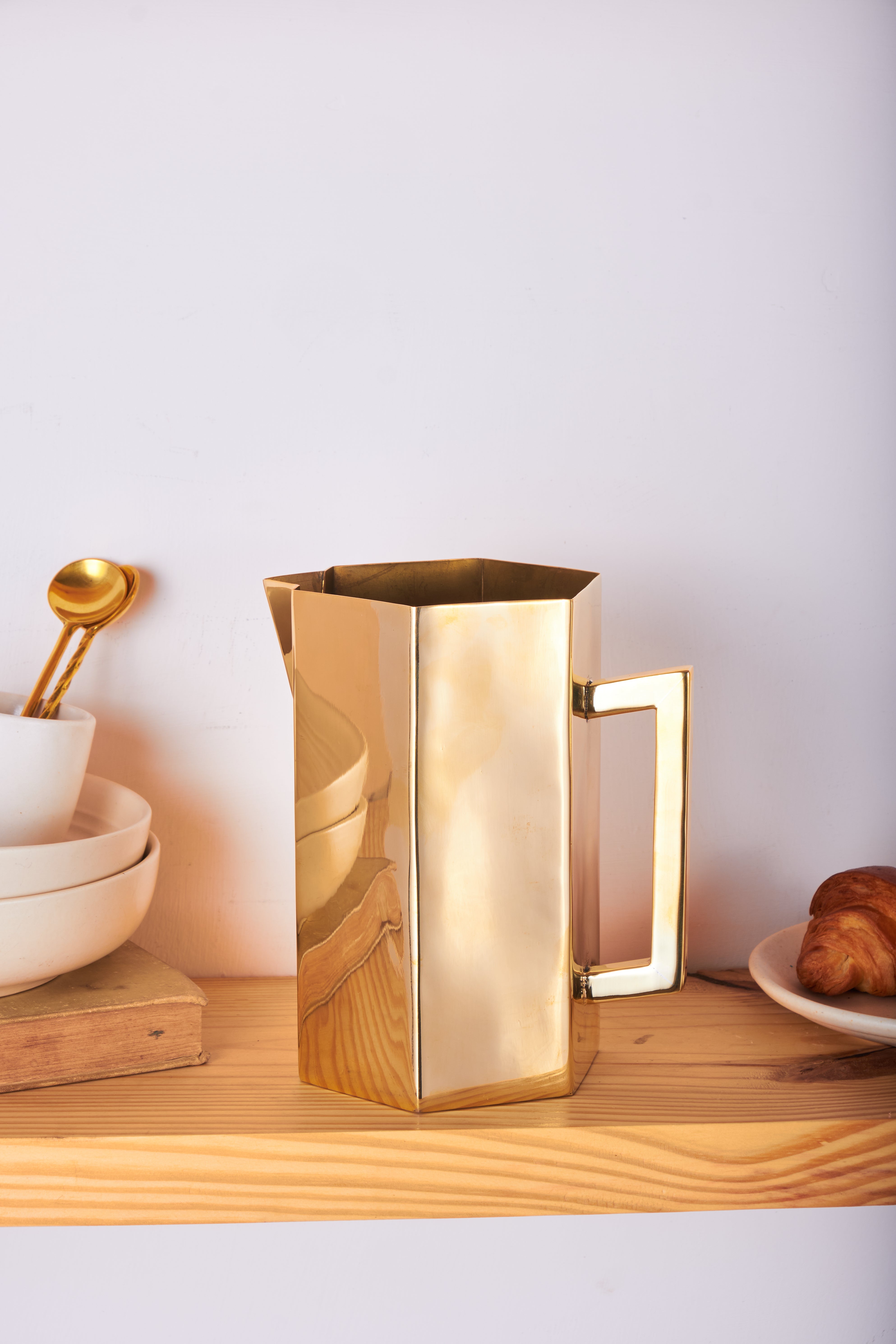 Stahl Brass Jug - Gold / Brass / 6’’ x 4’’ x 7’’ - Decor