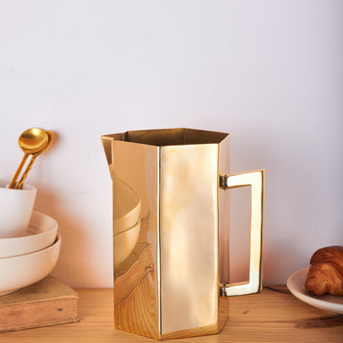 Stahl Brass Jug - Gold / Brass / 6’’ x 4’’ x 7’’ - Decor
