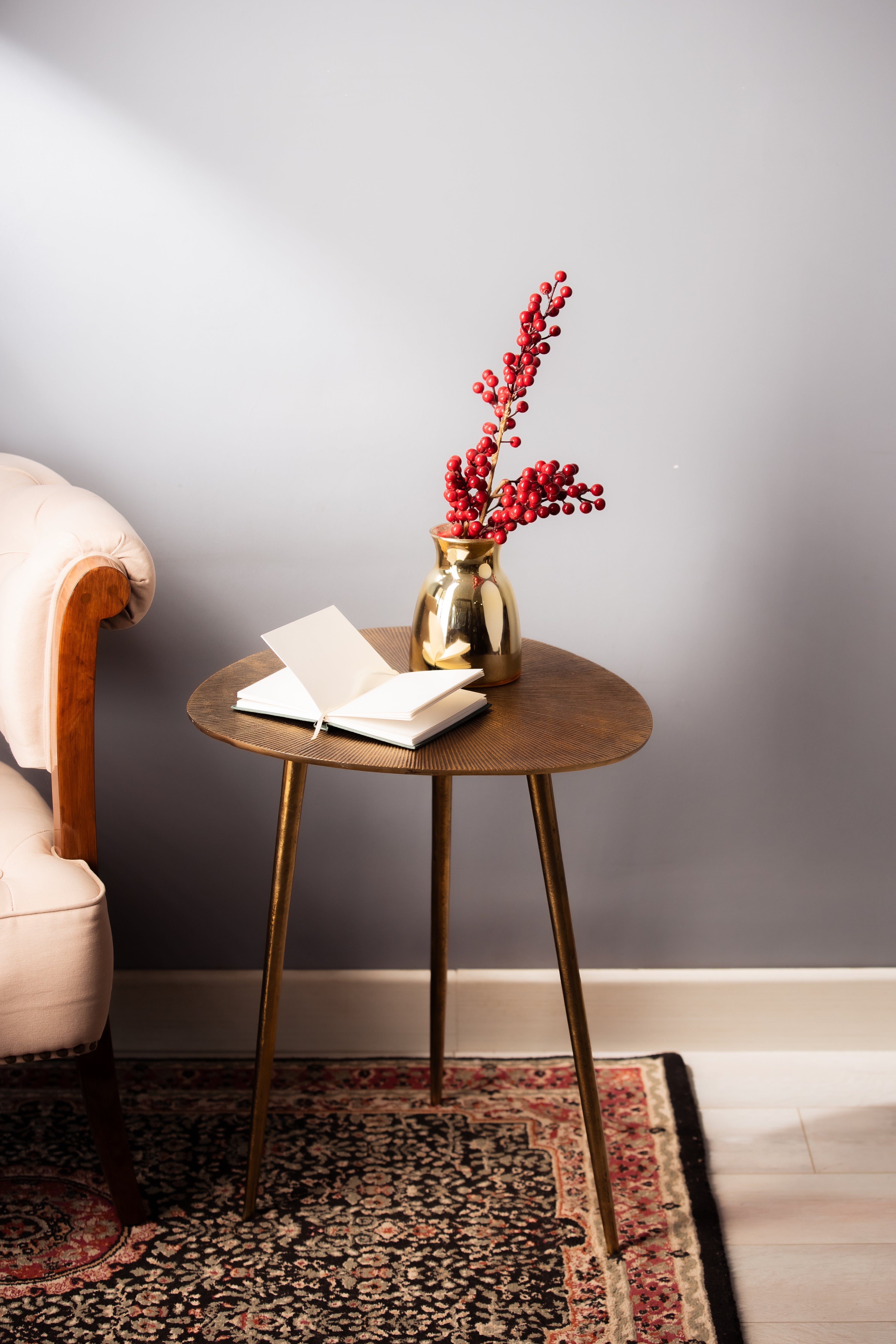 Tripod Antique Finish Table - L18.6 x B18.6 x H22.2 (In Inches) / Golden / Cast Alumunium - Indoor Furniture