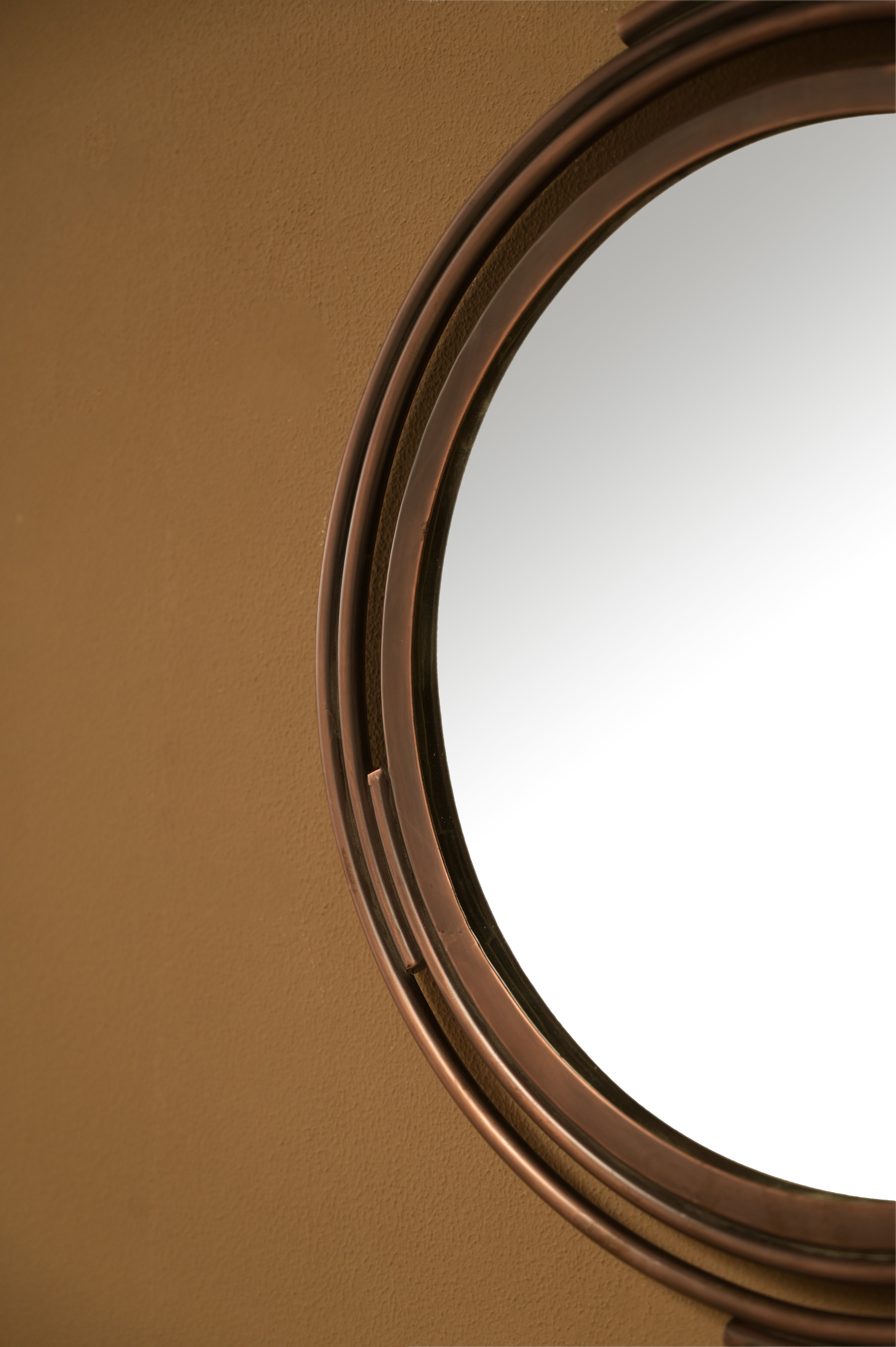 Twist Wall Mirror - L:17 x W:1 x H:17 In inches / Metal and Mirror - Décor