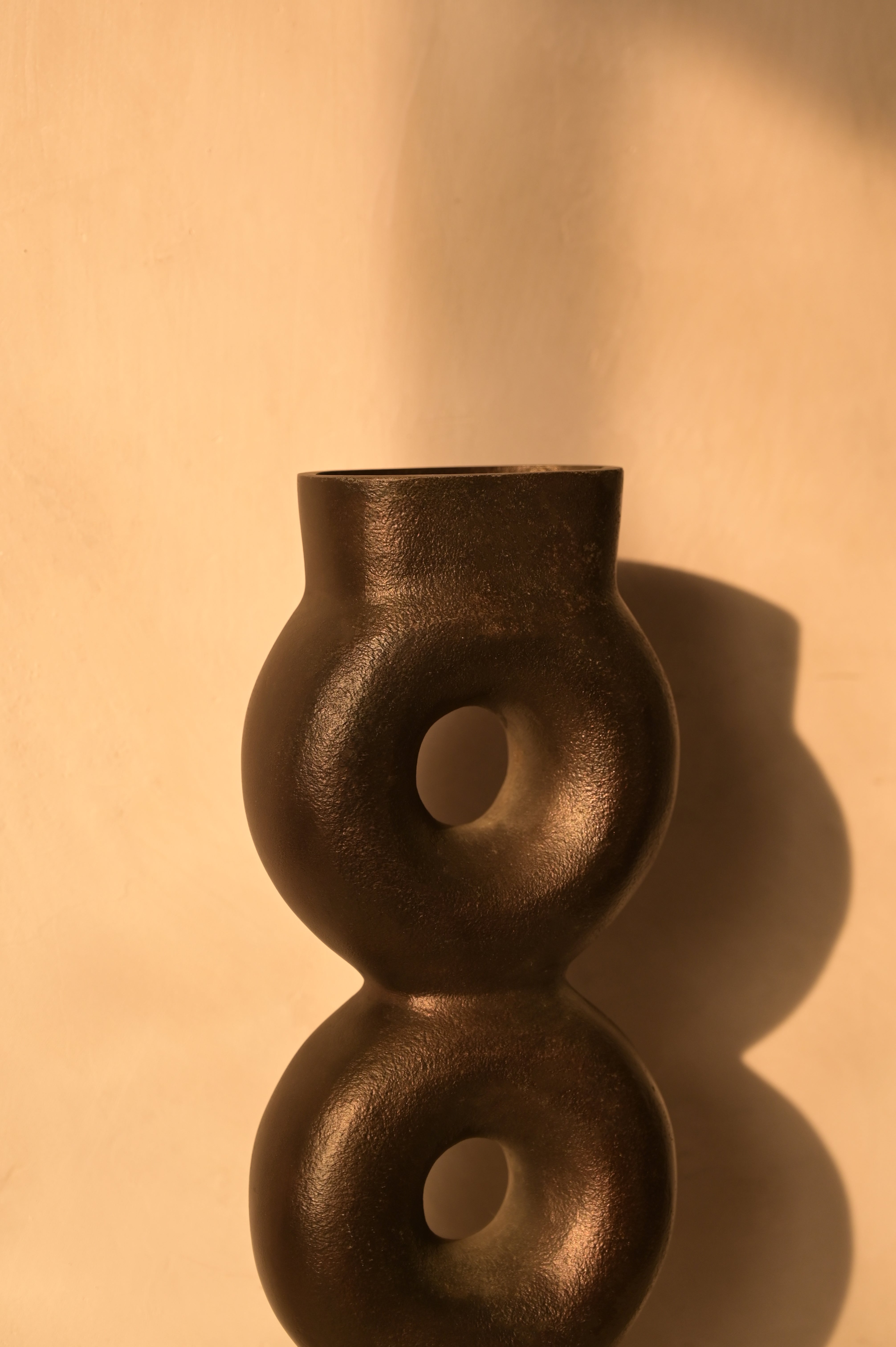 Velar Vase - L:5 x W:2 x H:15 In inches / Aluminium - Décor