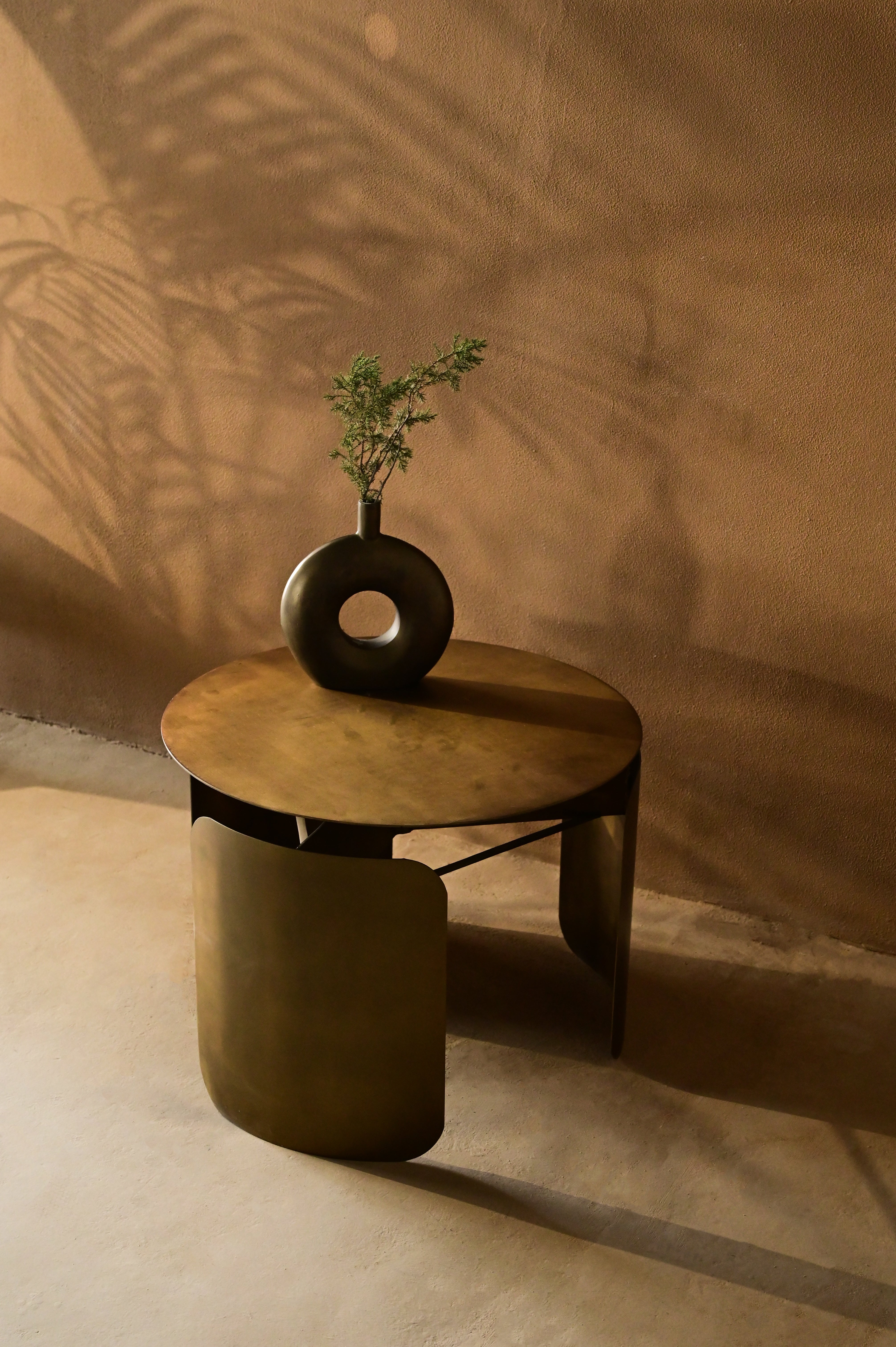 Verdé Coffee Table - L:24 x W:24 x H:18 In inches / Metal - Indoor Furniture