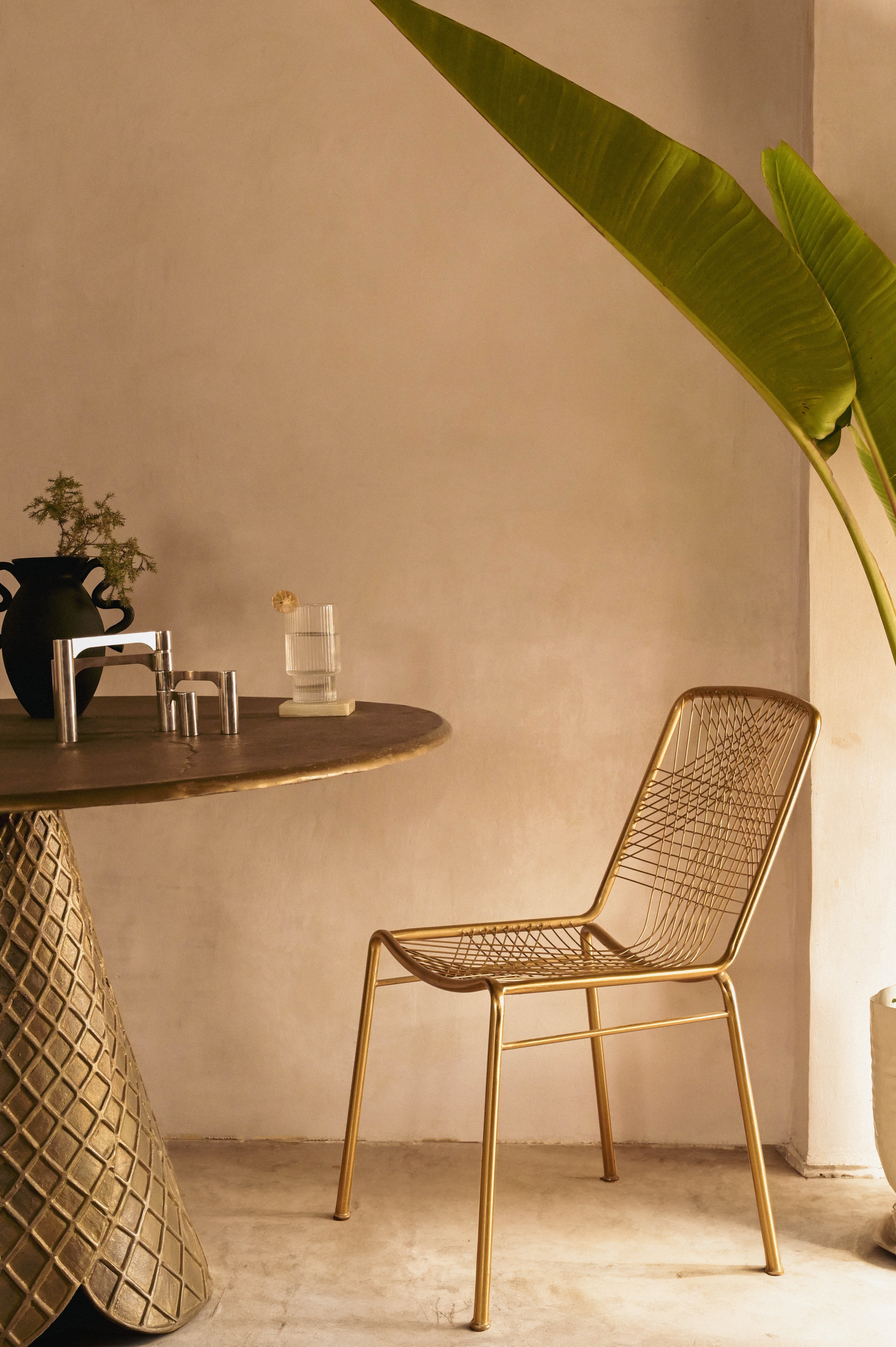 Veya Chair - L:21 x W:20 x H:32 In inches / Metal - Indoor Furniture