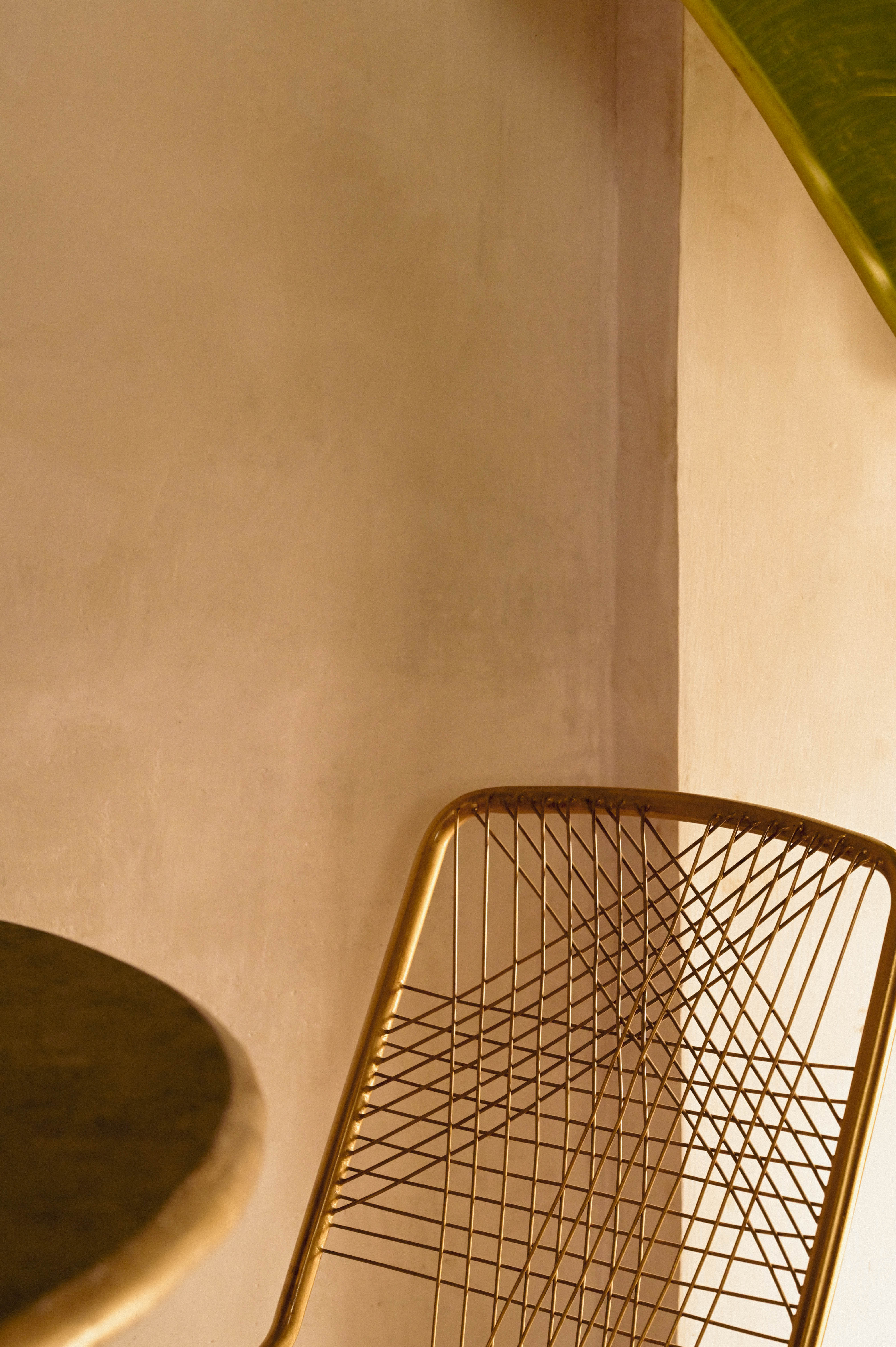 Veya Chair - L:21 x W:20 x H:32 In inches / Metal - Indoor Furniture