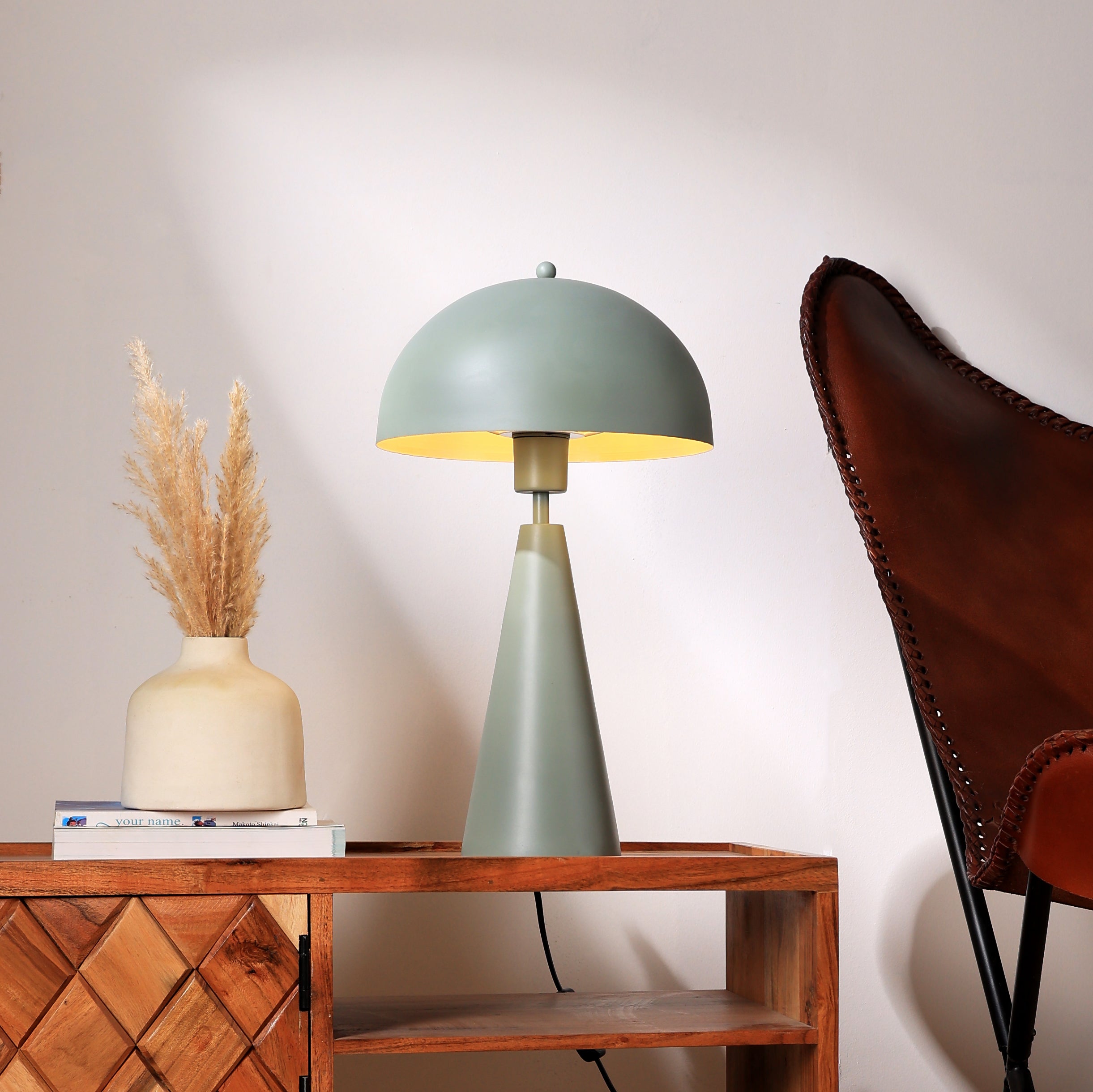 Hoa Sphere Table Lamp