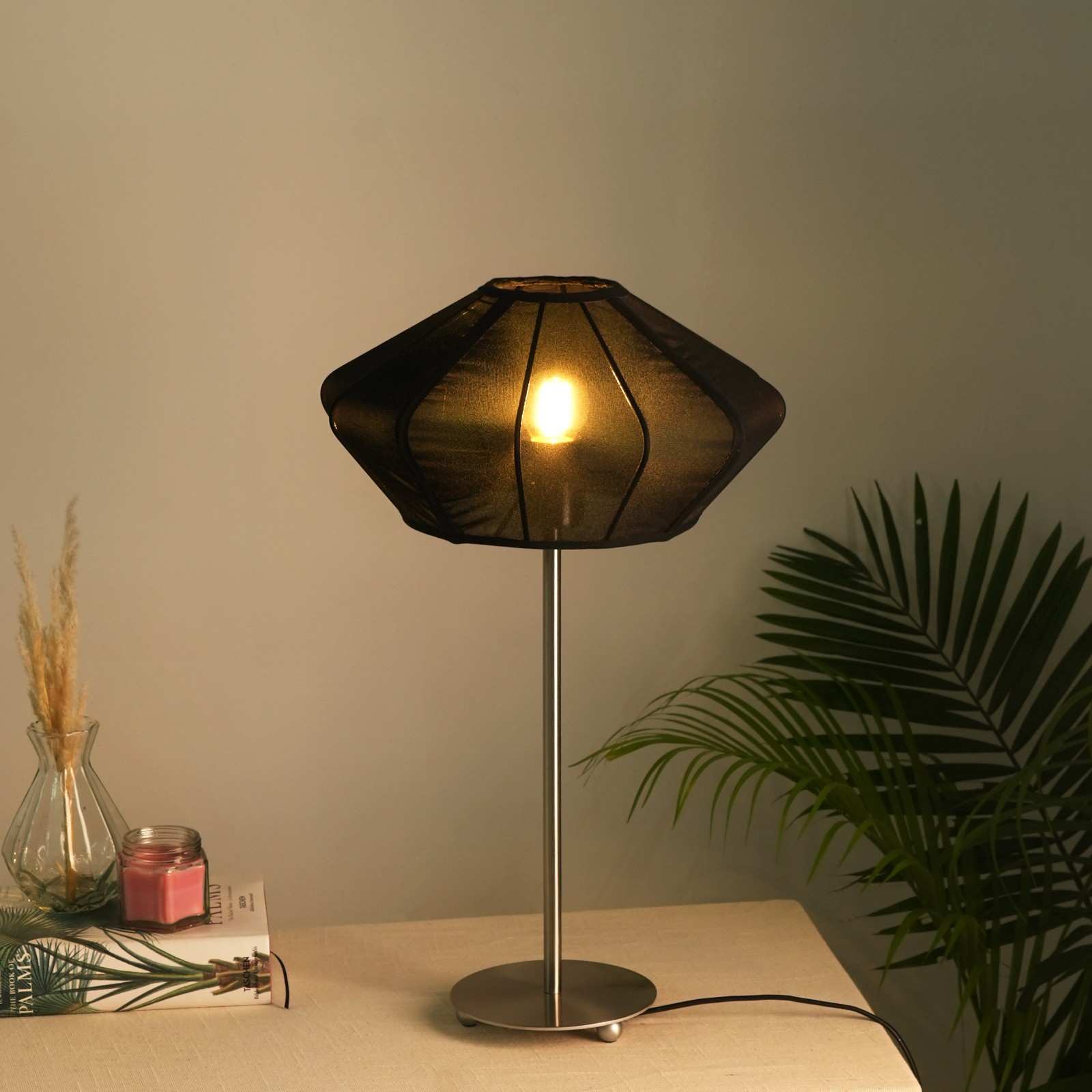 Luxe Collection Paris Table Lamp (Black)